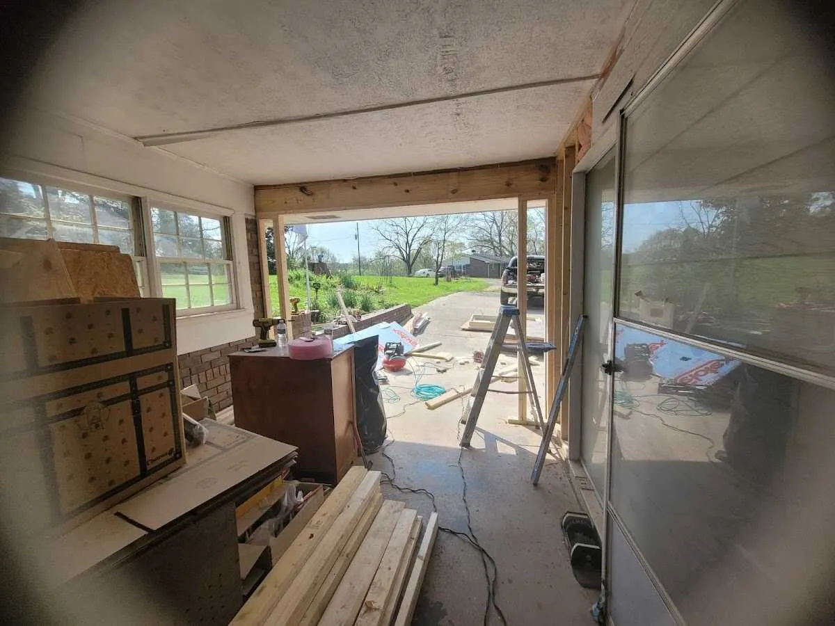 Air movers and dehumidifier for Drying & Dehumidification in Othello